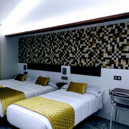 Hostal Canton Plaza Hospital de Órbigo Εξωτερικό φωτογραφία