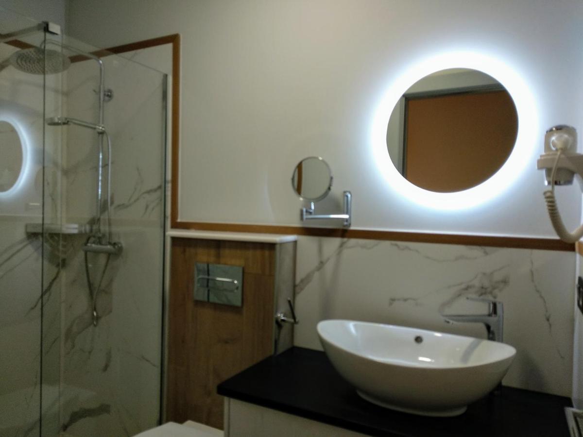 Hostal Canton Plaza Hospital de Órbigo Εξωτερικό φωτογραφία