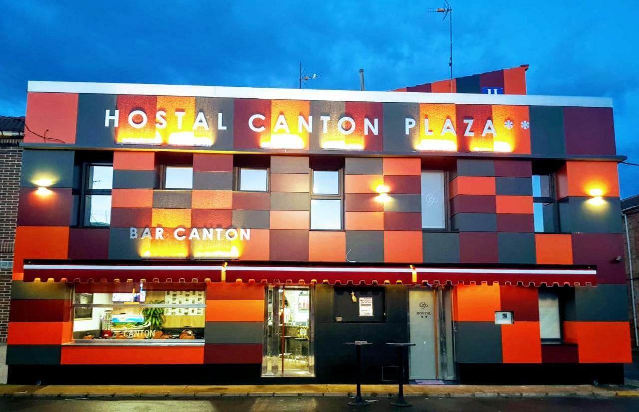 Hostal Canton Plaza Hospital de Órbigo Εξωτερικό φωτογραφία